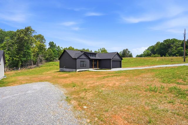 1789 Hickory Cove Ln, Moneta, VA 24121