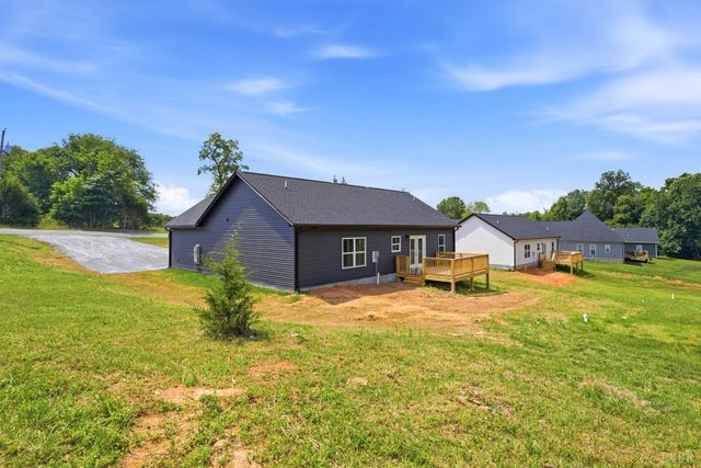 1789 Hickory Cove Ln, Moneta, VA 24121