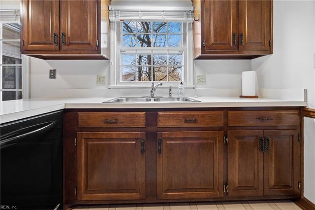 4208 Pineridge CT, Chesapeake, VA 23321