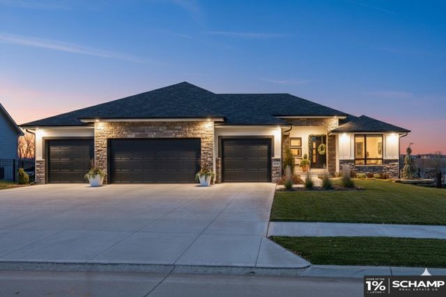 19022 Acorn Drive, Gretna, NE 68028