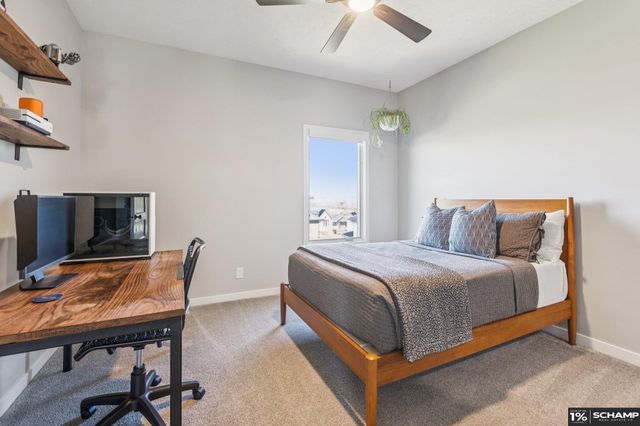 19022 Acorn Drive, Gretna, NE 68028