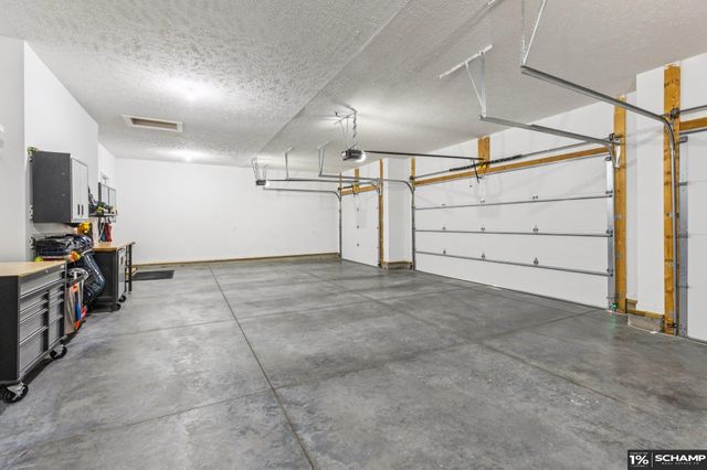 19022 Acorn Drive, Gretna, NE 68028