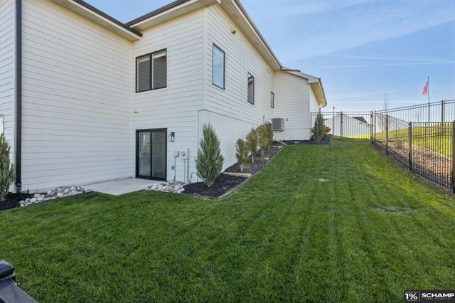 19022 Acorn Drive, Gretna, NE 68028