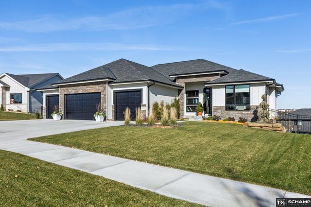 19022 Acorn Drive, Gretna, NE 68028