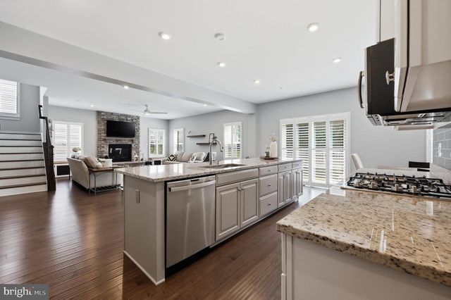 5 DEAN LN, Middletown, MD 21769