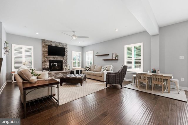 5 DEAN LN, Middletown, MD 21769