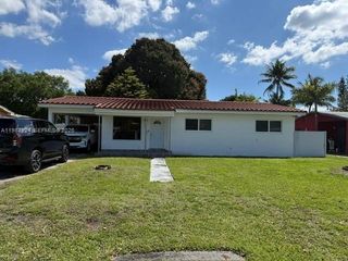 10747 NW 22nd Ct, Miami, FL 33167