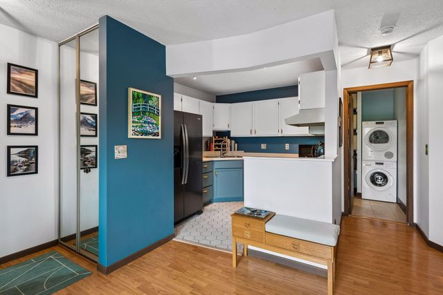 2040 Ridge Drive 32, Saint Louis Park, MN 55416