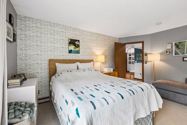 2040 Ridge Drive 32, Saint Louis Park, MN 55416