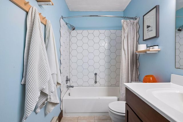 2040 Ridge Drive 32, Saint Louis Park, MN 55416