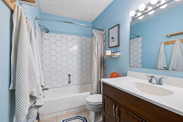 2040 Ridge Drive 32, Saint Louis Park, MN 55416