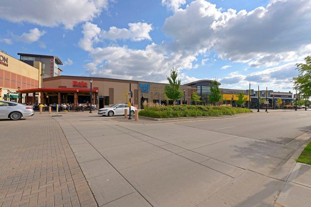 2040 Ridge Drive 32, Saint Louis Park, MN 55416