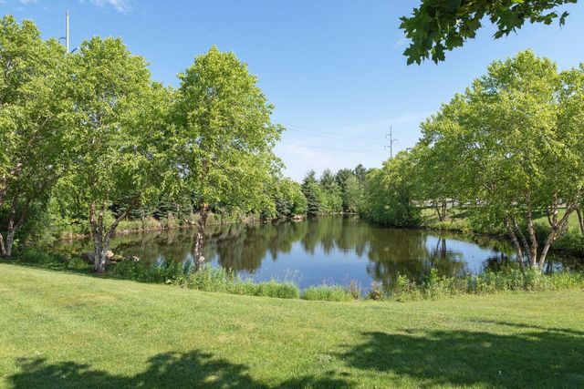 2040 Ridge Drive 32, Saint Louis Park, MN 55416