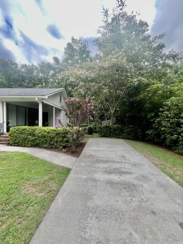 115 Woodlawn Street, Walterboro, SC 29488