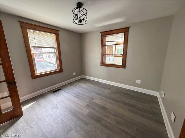 434 Pennsylvania Avenue, Mcdonald, OH 44437