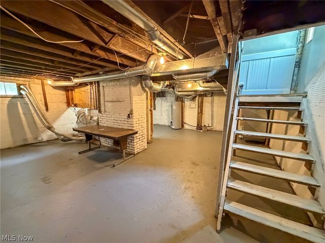 434 Pennsylvania Avenue, Mcdonald, OH 44437