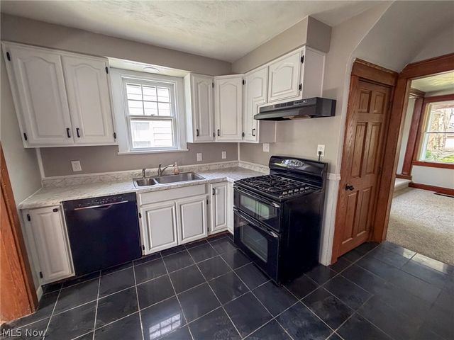 434 Pennsylvania Avenue, Mcdonald, OH 44437