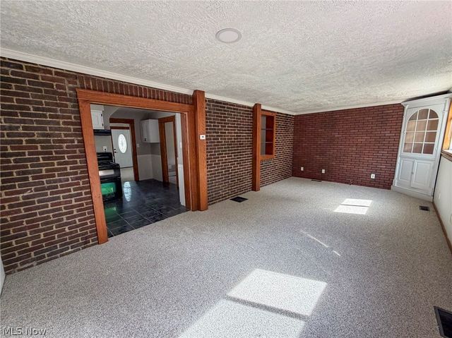 434 Pennsylvania Avenue, Mcdonald, OH 44437