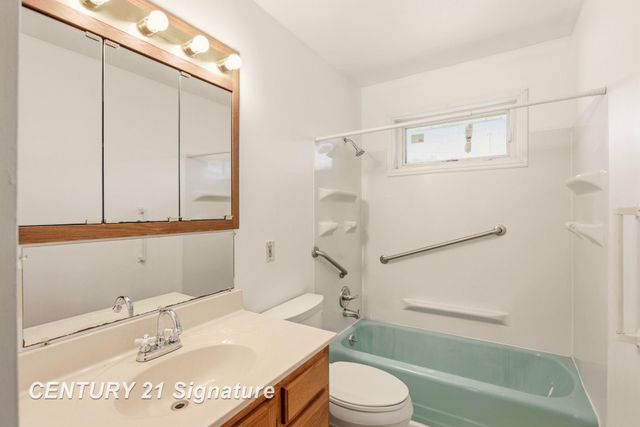 1438 Flanders Drive, Saginaw, MI 48604