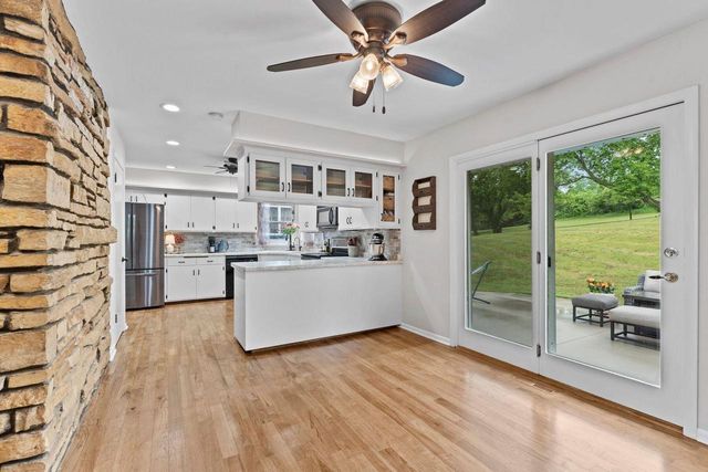 W271N4780 Greenhill COURT, Pewaukee, WI 53072