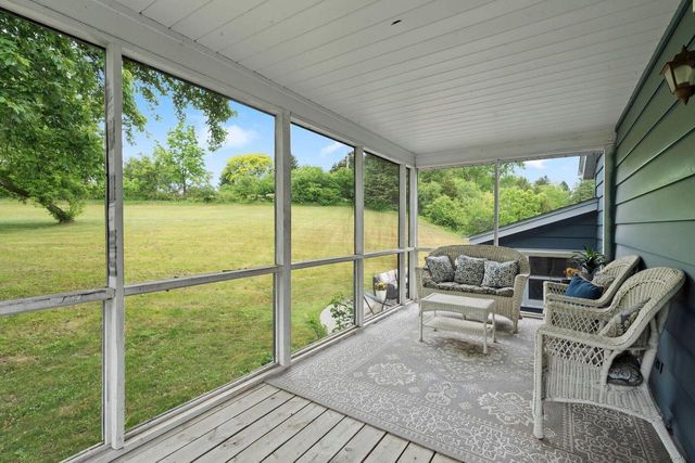 W271N4780 Greenhill COURT, Pewaukee, WI 53072