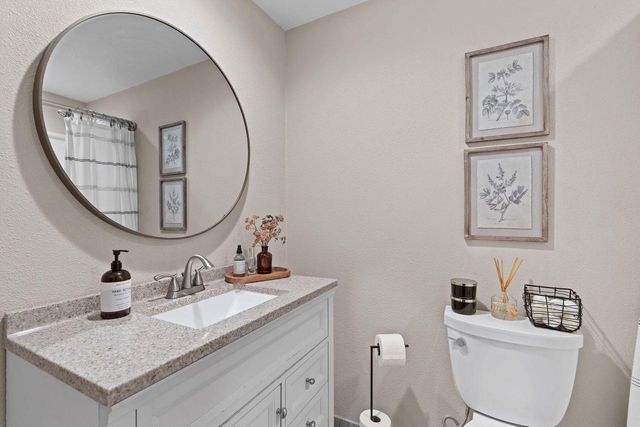 W271N4780 Greenhill COURT, Pewaukee, WI 53072