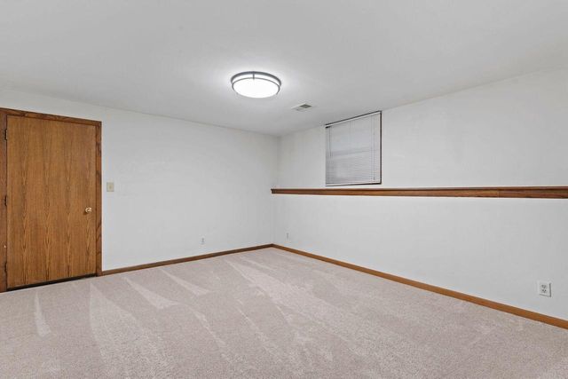 W271N4780 Greenhill COURT, Pewaukee, WI 53072