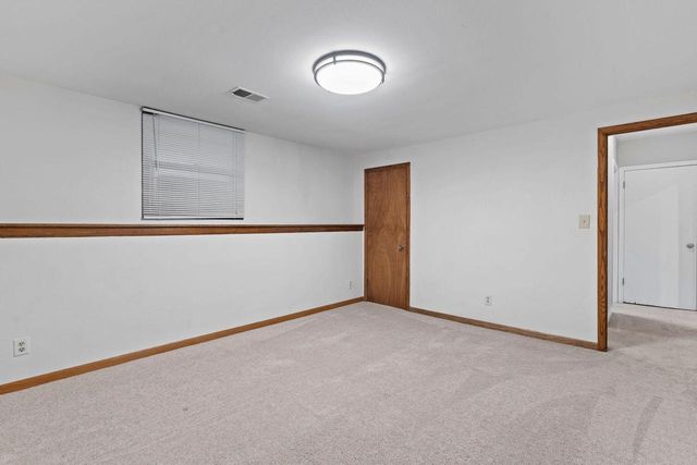 W271N4780 Greenhill COURT, Pewaukee, WI 53072