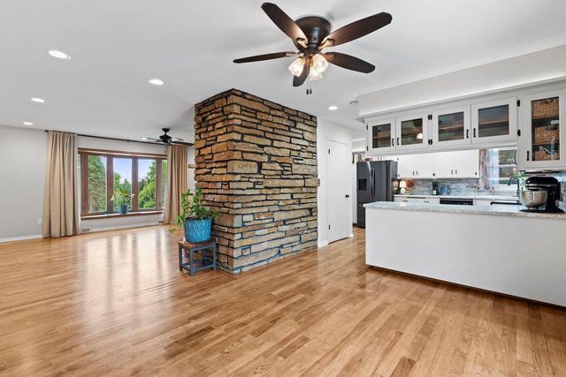 W271N4780 Greenhill COURT, Pewaukee, WI 53072