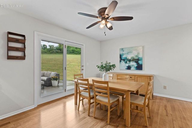 W271N4780 Greenhill COURT, Pewaukee, WI 53072