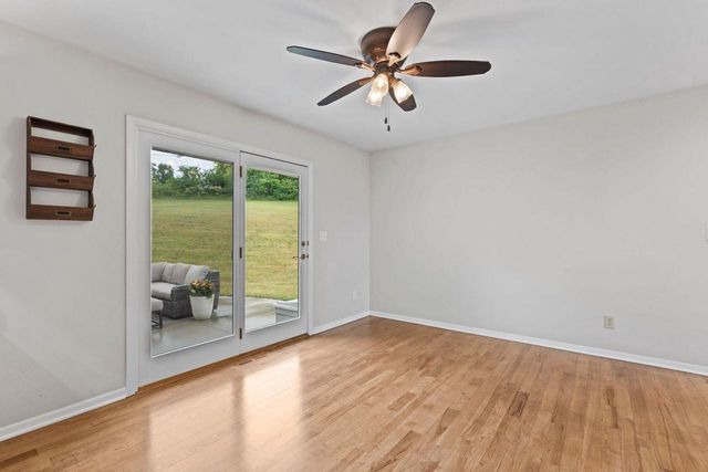 W271N4780 Greenhill COURT, Pewaukee, WI 53072