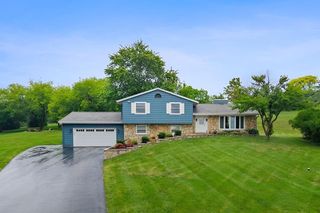 W271N4780 Greenhill COURT, Pewaukee, WI 53072