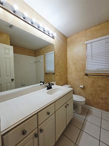 4328 Stone Hollow Way, Fort Worth, TX 76040