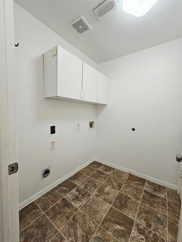 4328 Stone Hollow Way, Fort Worth, TX 76040