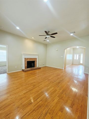 4328 Stone Hollow Way, Fort Worth, TX 76040