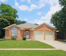 4328 Stone Hollow Way, Fort Worth, TX 76040