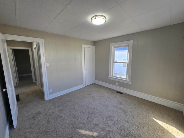 1022 MARKET Street, Pekin, IL 61554