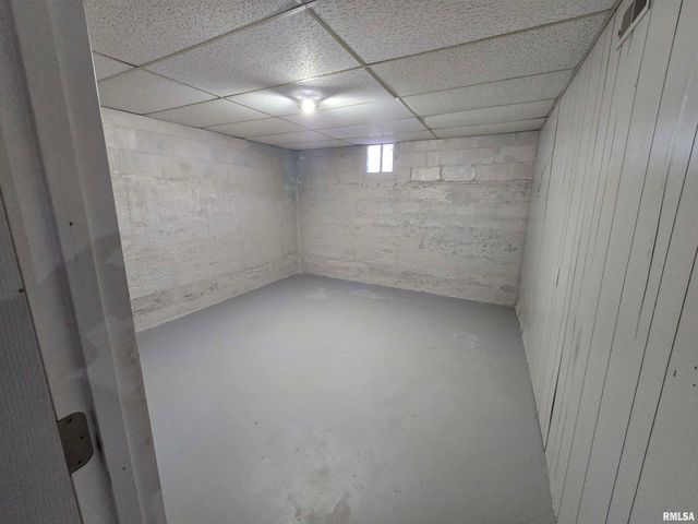 1022 MARKET Street, Pekin, IL 61554