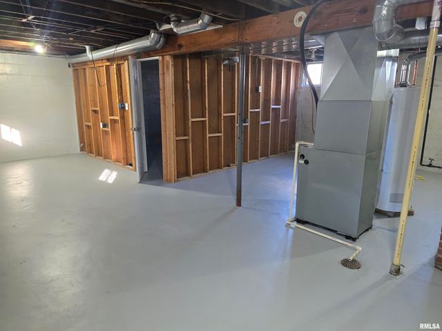 1022 MARKET Street, Pekin, IL 61554