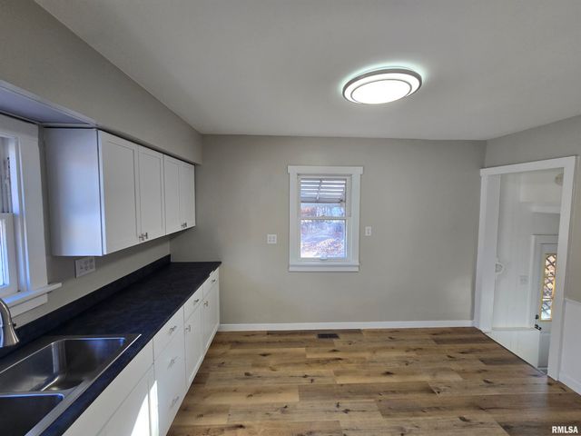 1022 MARKET Street, Pekin, IL 61554