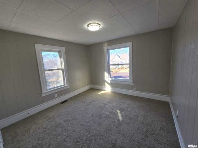 1022 MARKET Street, Pekin, IL 61554