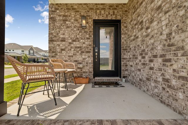 301 Booker Dr, Gallatin, TN 37066