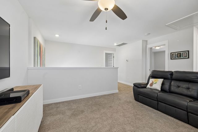 301 Booker Dr, Gallatin, TN 37066