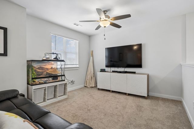 301 Booker Dr, Gallatin, TN 37066