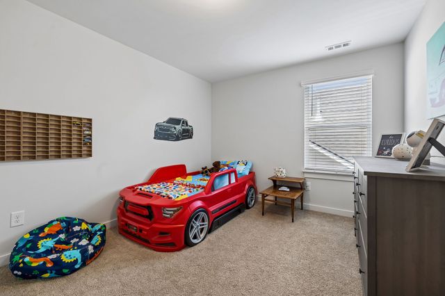 301 Booker Dr, Gallatin, TN 37066