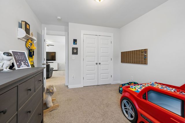 301 Booker Dr, Gallatin, TN 37066