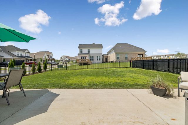 301 Booker Dr, Gallatin, TN 37066