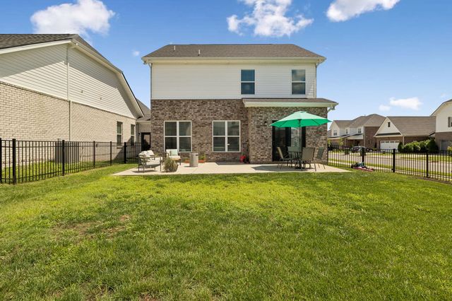 301 Booker Dr, Gallatin, TN 37066
