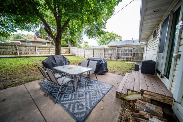 605 5th Avenue NE, Stewartville, MN 55976