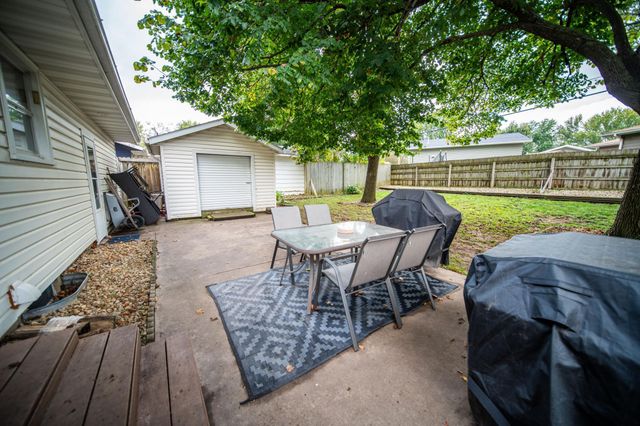 605 5th Avenue NE, Stewartville, MN 55976